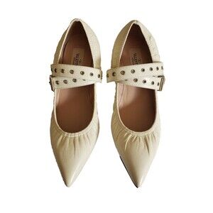 Valentino Nappa Love Latch Pumps Poudre/light Beige in Box $845 Size 6 EUR Sz 36